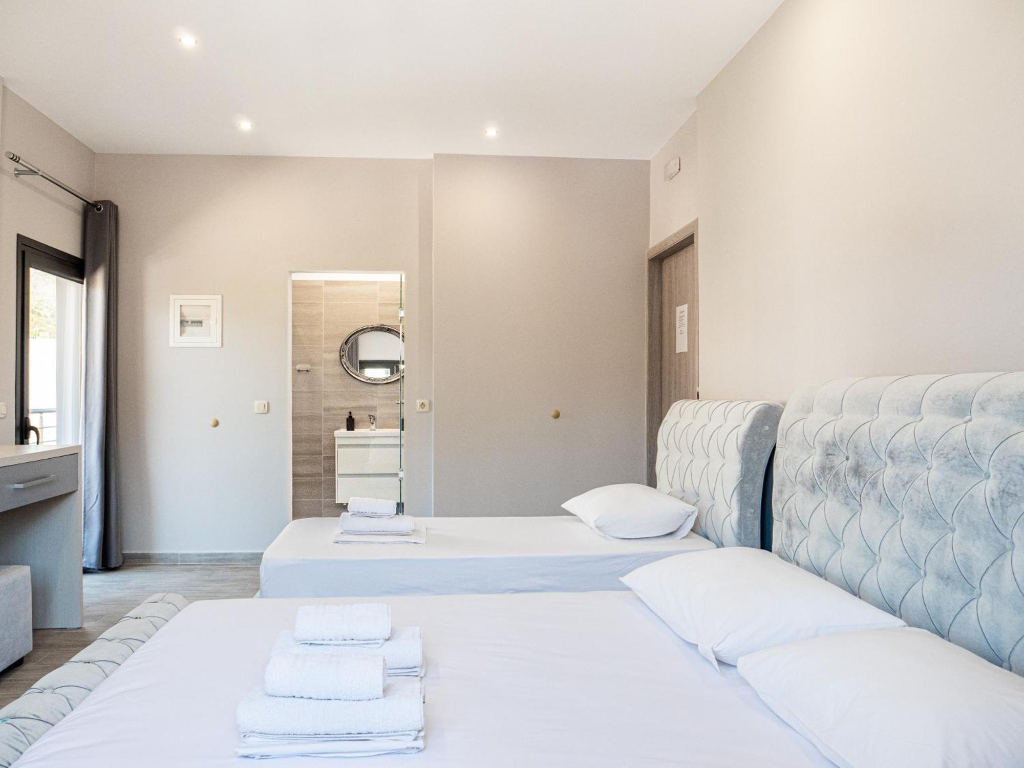 Hotel Endless Blue Himara Esterno foto